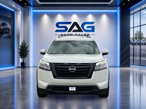 Used 2022 Nissan Pathfinder SV w/ SV Black Package FWD image 5