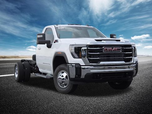 New 2026 GMC Sierra 3500 SLE w/ SLE Convenience Package AWD/4WD image 2