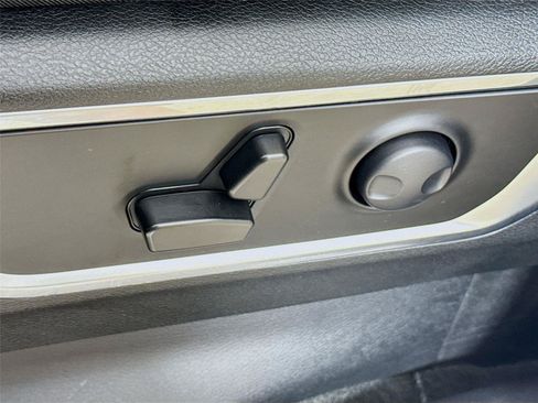 Used 2024 RAM 1500 Laramie AWD/4WD image 22