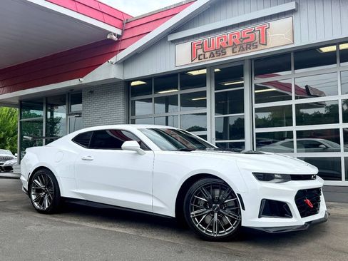 Used 2022 Chevrolet Camaro ZL1 RWD image 1