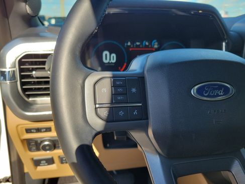 Used 2022 Ford F150 Lariat image 12