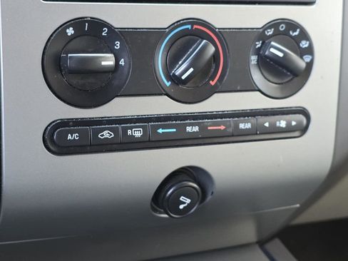 Used 2010 Ford Expedition XLT image 14