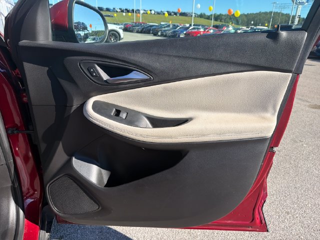 Used 2020 Buick Encore GX Essence w/ Experience Buick Package FWD image 27