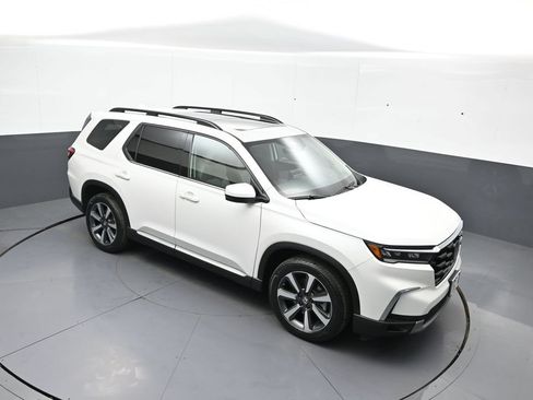 Used 2024 Honda Pilot Touring image 38