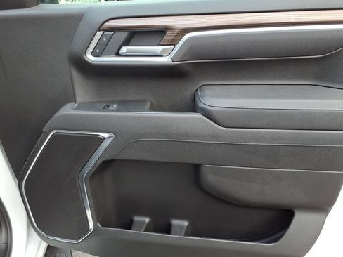Used 2025 Chevrolet Silverado 1500 LT AWD/4WD image 19