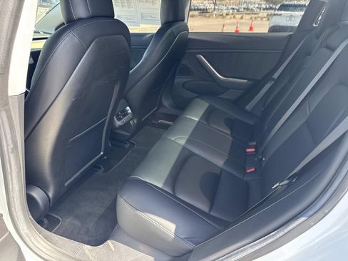 Used 2018 Tesla Model 3 Long Range RWD image 22