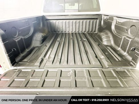 Used 2021 Nissan Titan S AWD/4WD image 23
