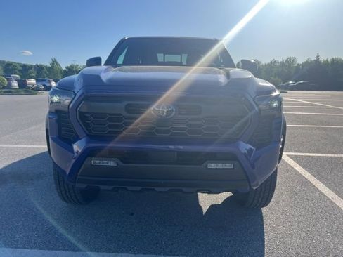 Certified 2025 Toyota Tacoma TRD Off-Road w/ TRD Off Road Upgrade Package AWD/4WD image 2