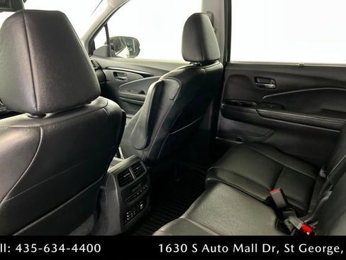 Used 2017 Honda Pilot Touring image 19