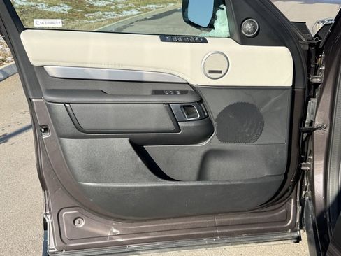 Certified 2025 Land Rover Discovery Dynamic SE image 14