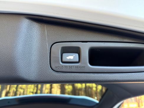 Used 2021 Honda CR-V Touring image 17