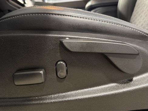 Used 2017 Chevrolet Colorado Z71 AWD/4WD image 18