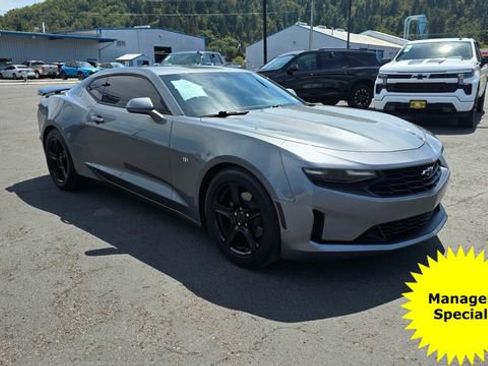 Used 2021 Chevrolet Camaro LT w/ Technology Package image 3
