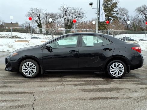 Used 2017 Toyota Corolla LE w/ Carpet Mat Package (TMS) image 8