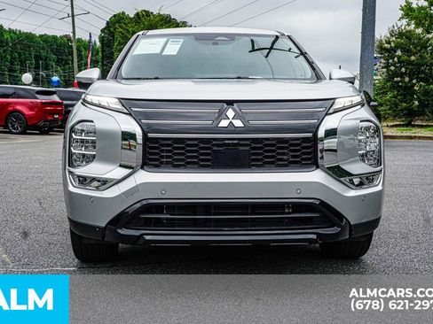 Used 2025 Mitsubishi Outlander SE FWD image 10
