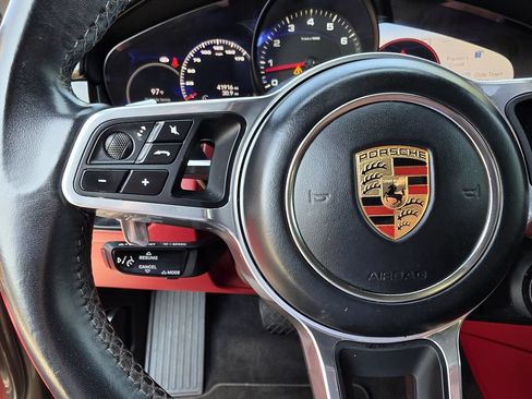 Certified 2023 Porsche Cayenne Coupe AWD/4WD image 31
