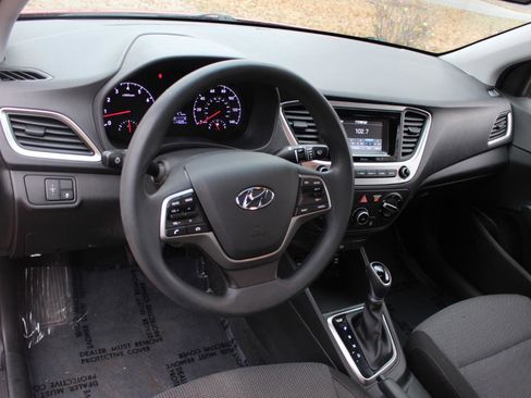 Used 2018 Hyundai Accent SE FWD image 14