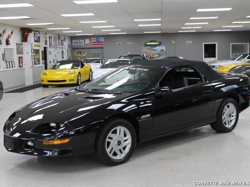 Used 1995 Chevrolet Camaro Z28 image 3