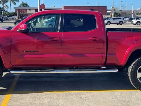 Used 2017 Toyota Tacoma SR5 image 2