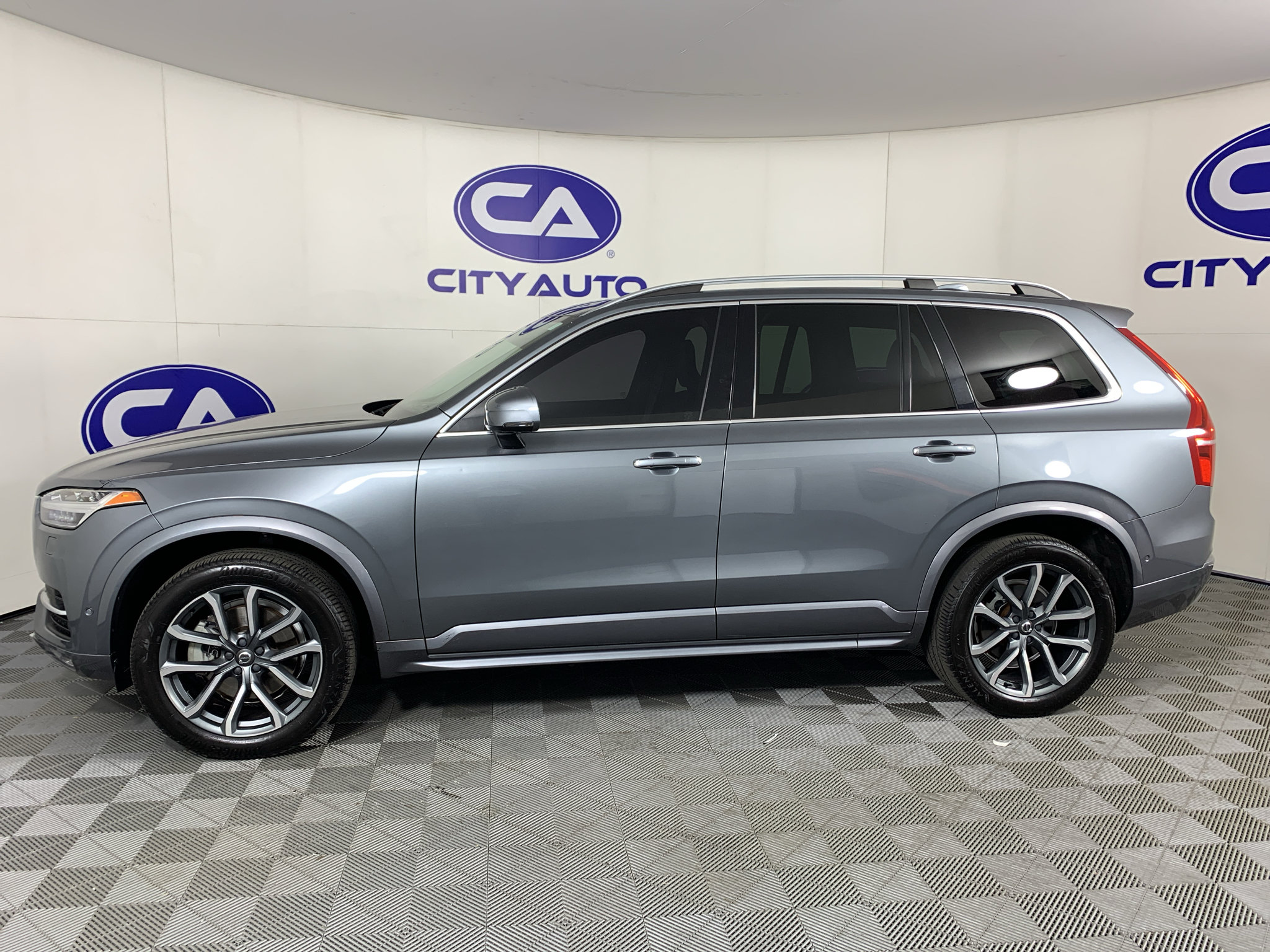 Used 2019 Volvo XC90 T5 Momentum w/ Advanced Package AWD/4WD image 6