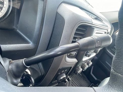 Used 2016 RAM 2500 Tradesman w/ Chrome Appearance Group image 24