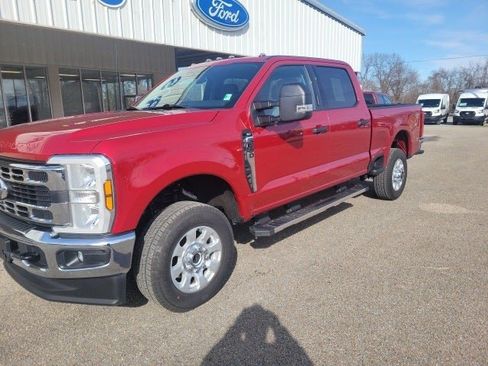 Used 2024 Ford F350 XLT image 2