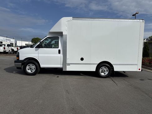 New 2025 GMC Savana 3500 w/ Power Convenience Package image 7