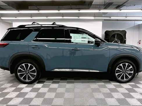 New 2026 Nissan Pathfinder Platinum AWD/4WD image 18