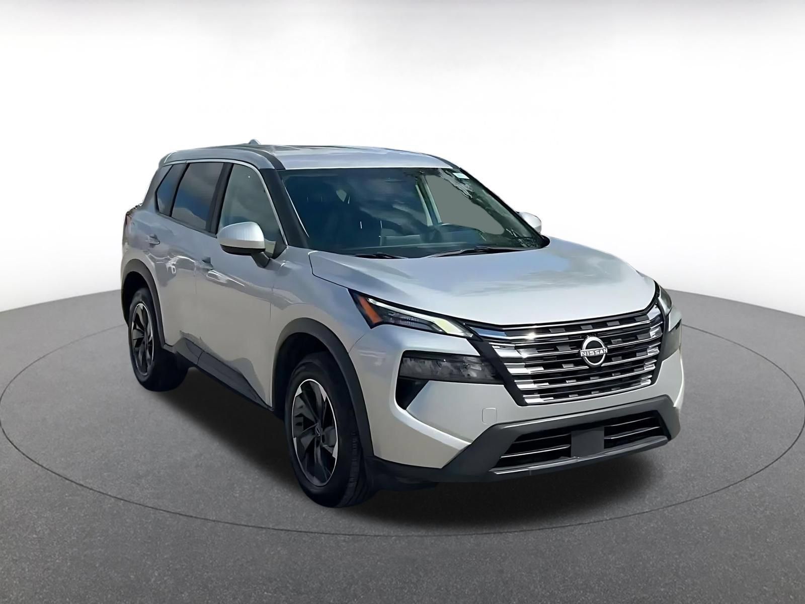 Used 2025 Nissan Rogue SV FWD image 3