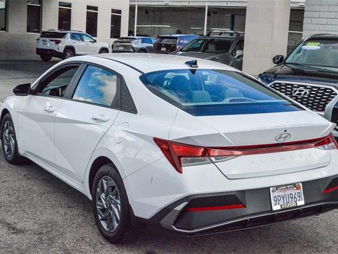 Certified 2024 Hyundai Elantra SEL image 4
