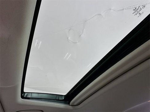 Used 2018 Honda Accord Touring image 23