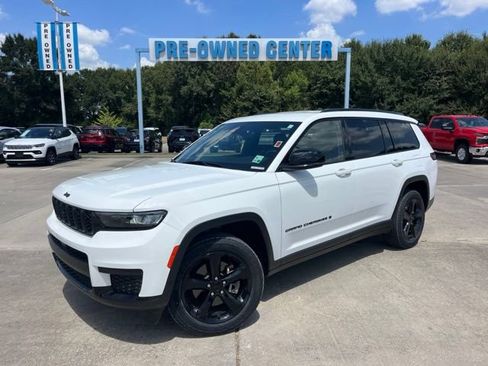 Used 2023 Jeep Grand Cherokee L Laredo RWD image 2