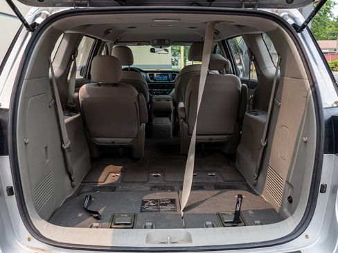 Used 2019 Kia Sedona L FWD image 7