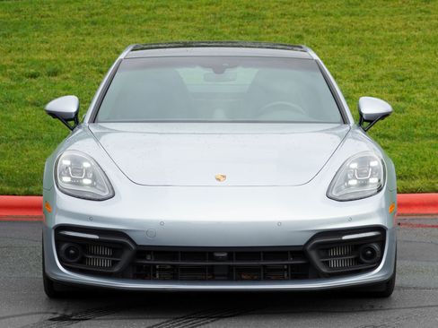 Certified 2023 Porsche Panamera Platinum Edition RWD image 3