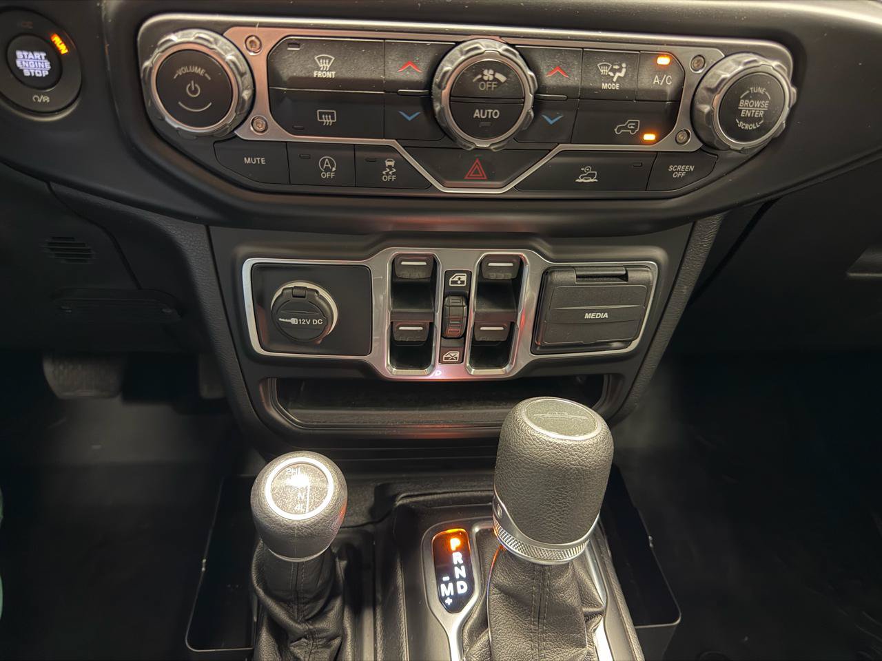 Used 2020 Jeep Gladiator Sport w/ Quick Order Package 24S AWD/4WD image 22