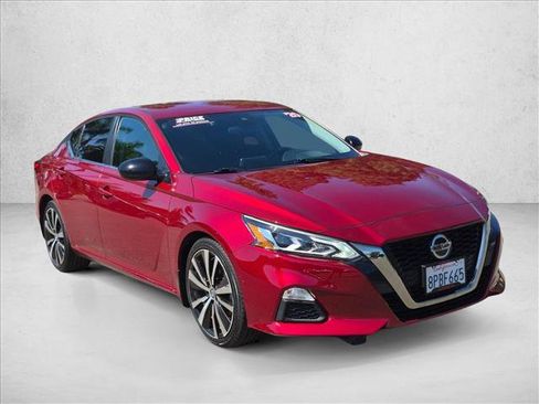 Used 2020 Nissan Altima 2.5 SR FWD image 3