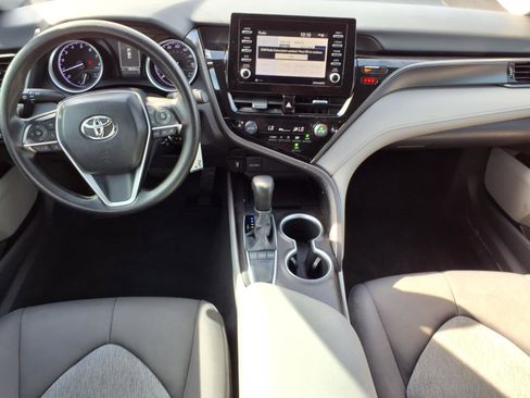 Used 2022 Toyota Camry LE image 4