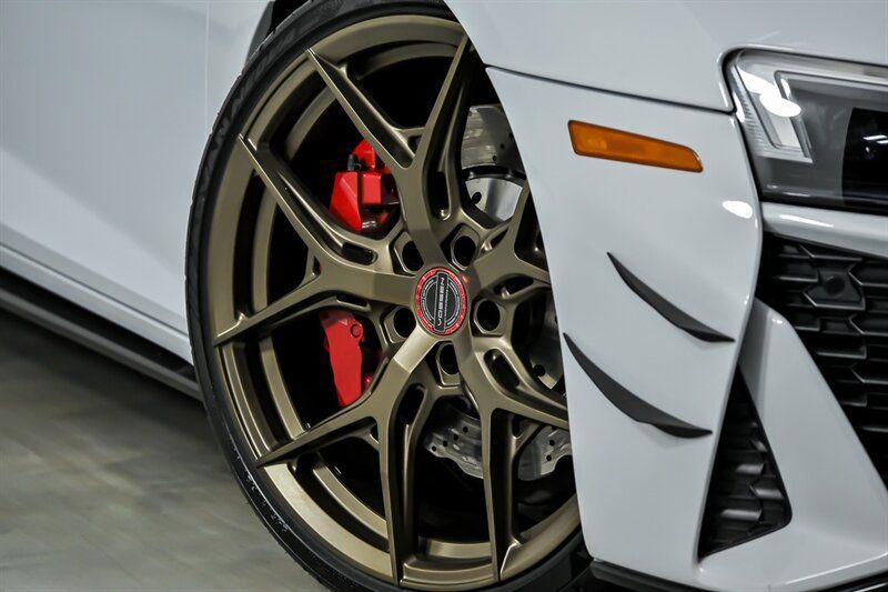 Used 2020 Audi R8 V10 w/ Carbon Exterior Package AWD/4WD image 3