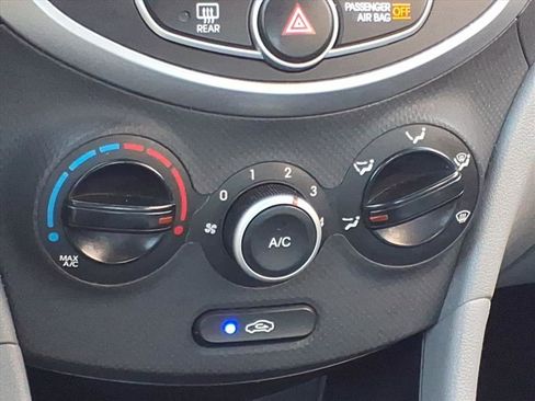 Used 2014 Hyundai Accent GLS image 7