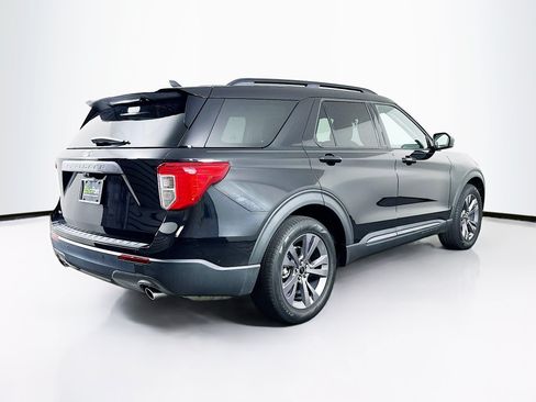 Used 2023 Ford Explorer XLT w/ Equipment Group 202A RWD image 9