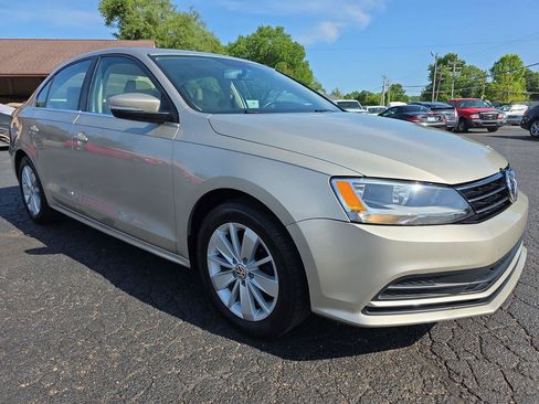 Used 2016 Volkswagen Jetta SE FWD image 18