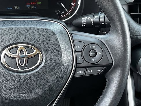 Used 2023 Toyota RAV4 XLE Premium image 14