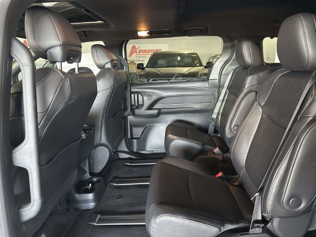 New 2026 Toyota Sienna XLE Woodland Edition AWD/4WD image 11