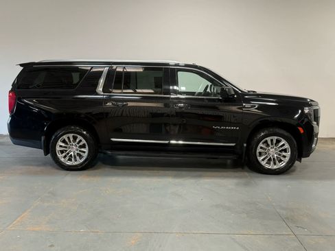 Used 2023 GMC Yukon XL SLT AWD/4WD image 6