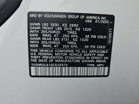 Used 2025 Volkswagen Atlas SE AWD/4WD image 15