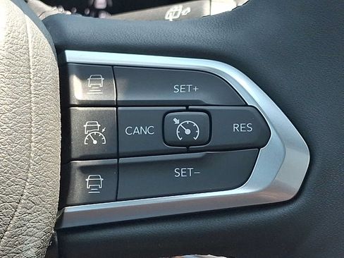 Used 2023 Jeep Compass High Altitude AWD/4WD image 23