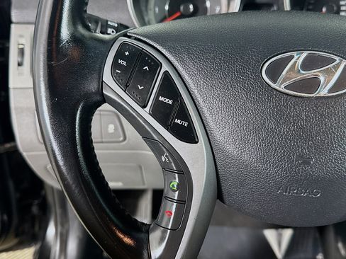 Used 2016 Hyundai Elantra Limited image 14