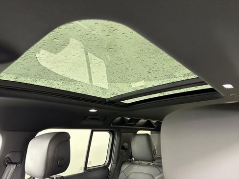 New 2026 Land Rover Defender 110 S image 9