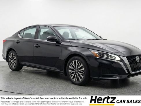 Used 2025 Nissan Altima 2.5 SV FWD image 1