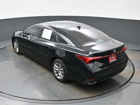 Used 2019 Toyota Avalon XLE image 39